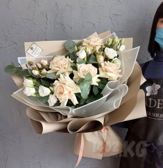 Купить цветы. розы и эустома 2 550 сом. Доставка цветов Бишкек. Цветочный магазин.